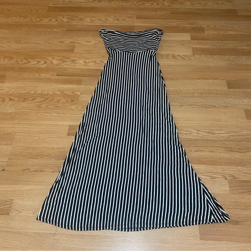 Stripped flare strapless dress - Picture 2 of 2